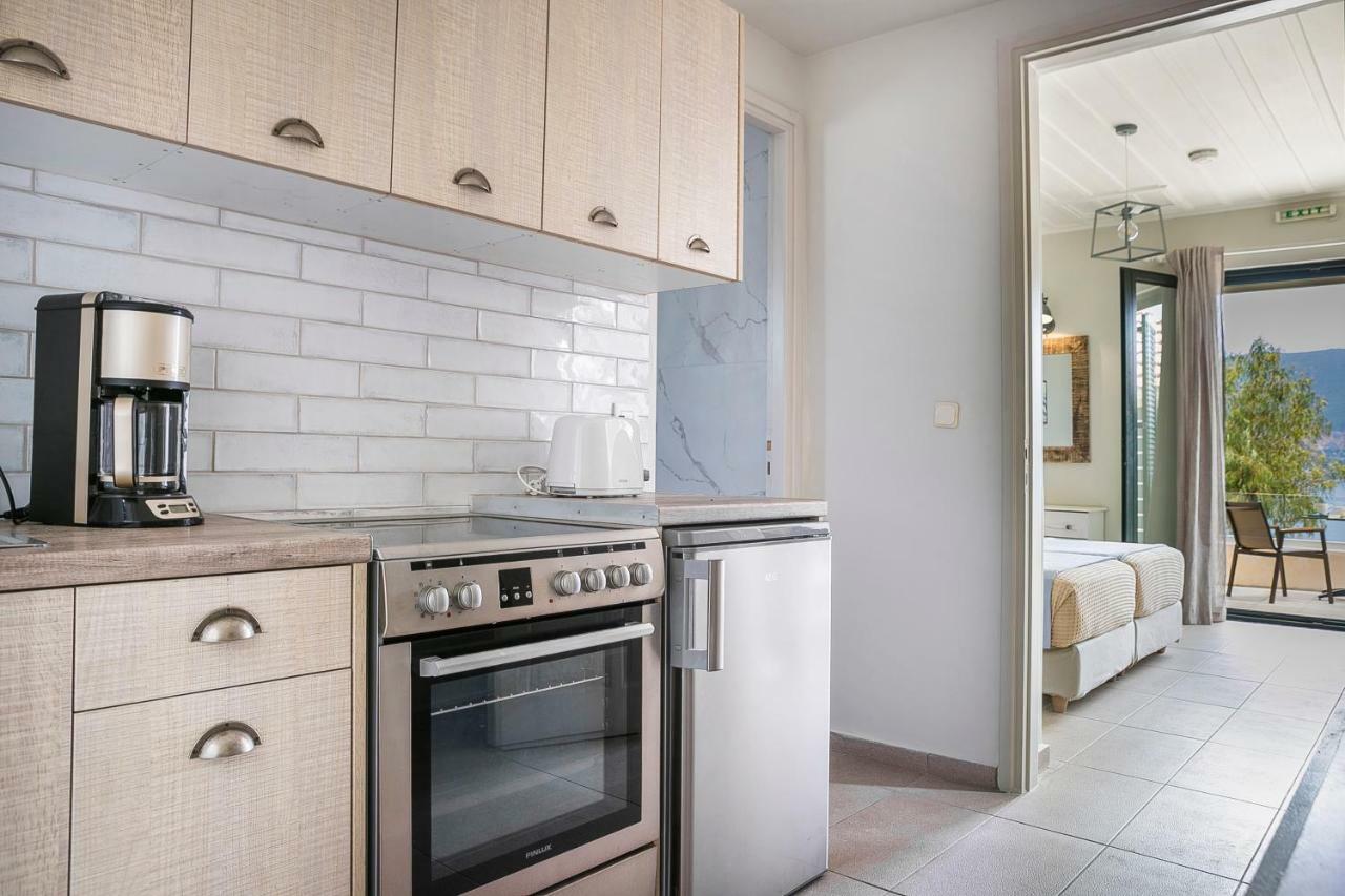 Martini Waterfront Suites Fiskárdo Eksteriør bilde