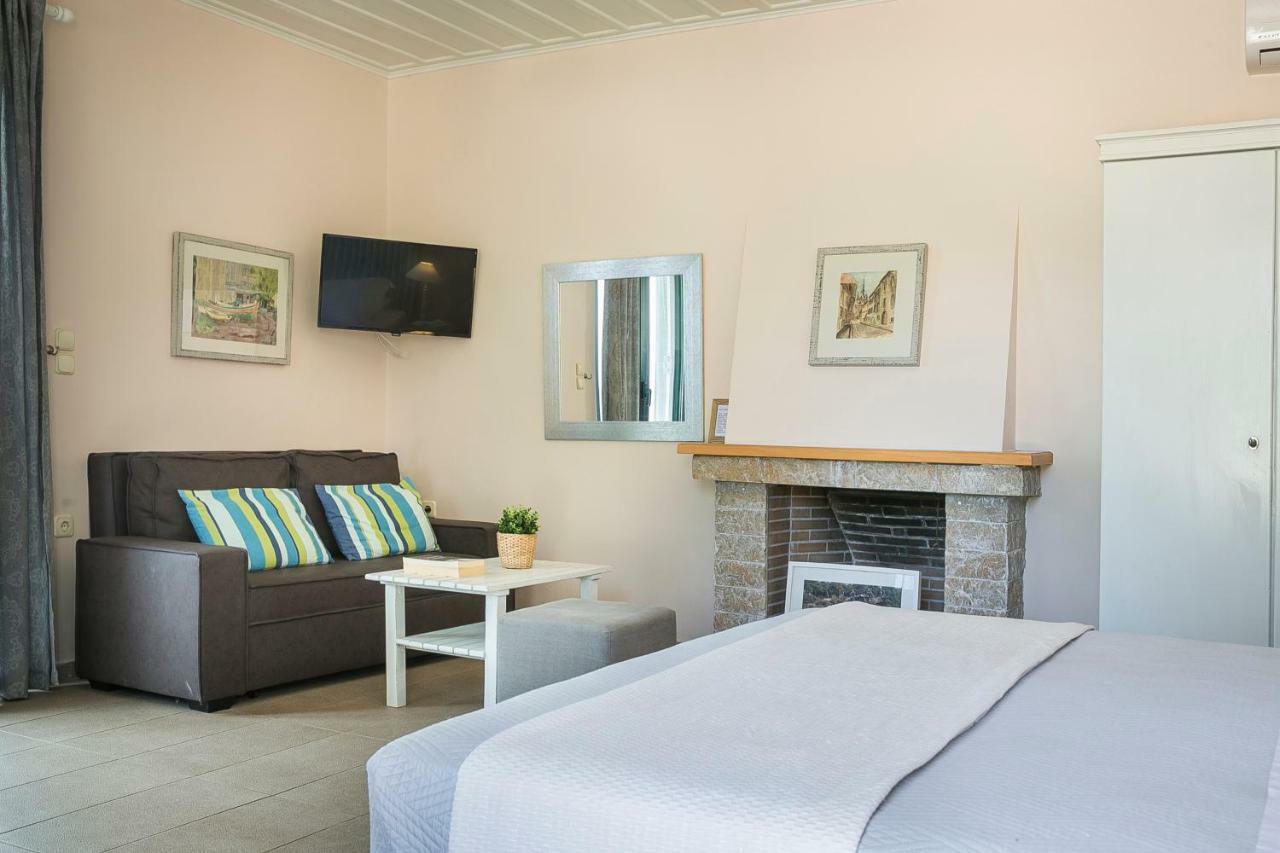 Martini Waterfront Suites Fiskárdo Eksteriør bilde