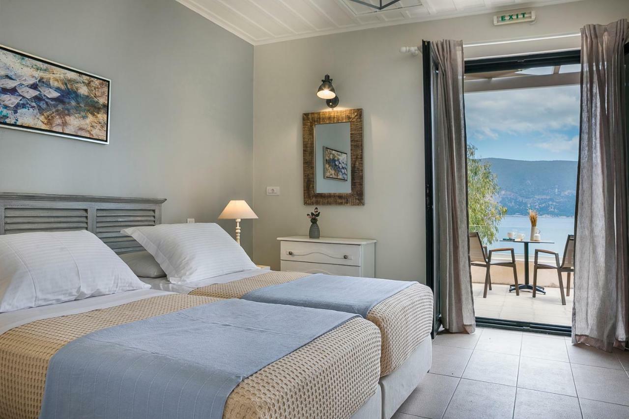 Martini Waterfront Suites Fiskárdo Eksteriør bilde