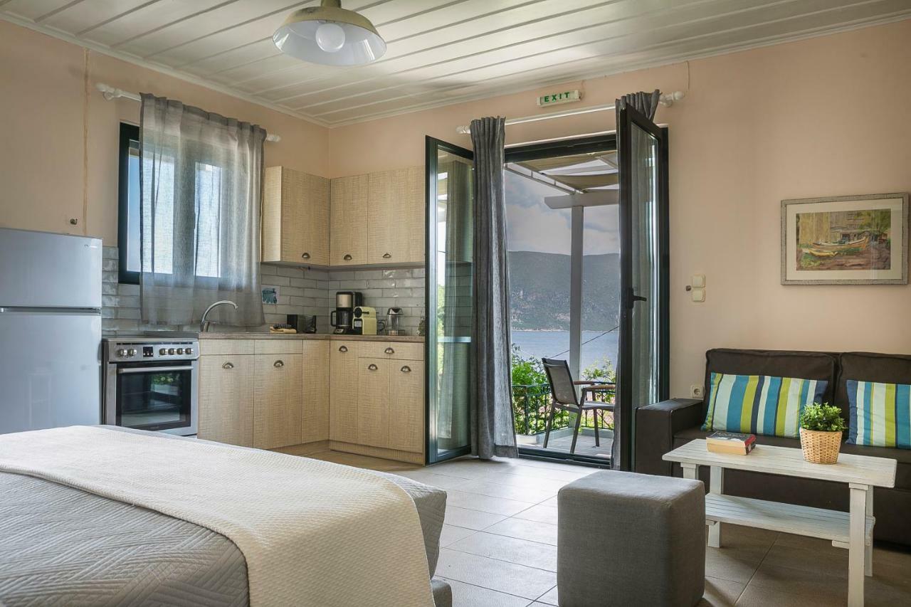 Martini Waterfront Suites Fiskárdo Eksteriør bilde